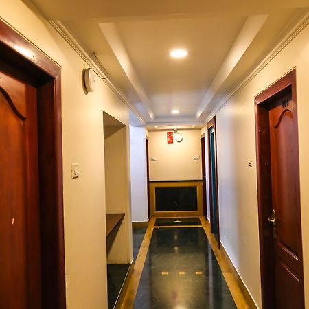 Hotel Lotus Пуне Екстер'єр фото