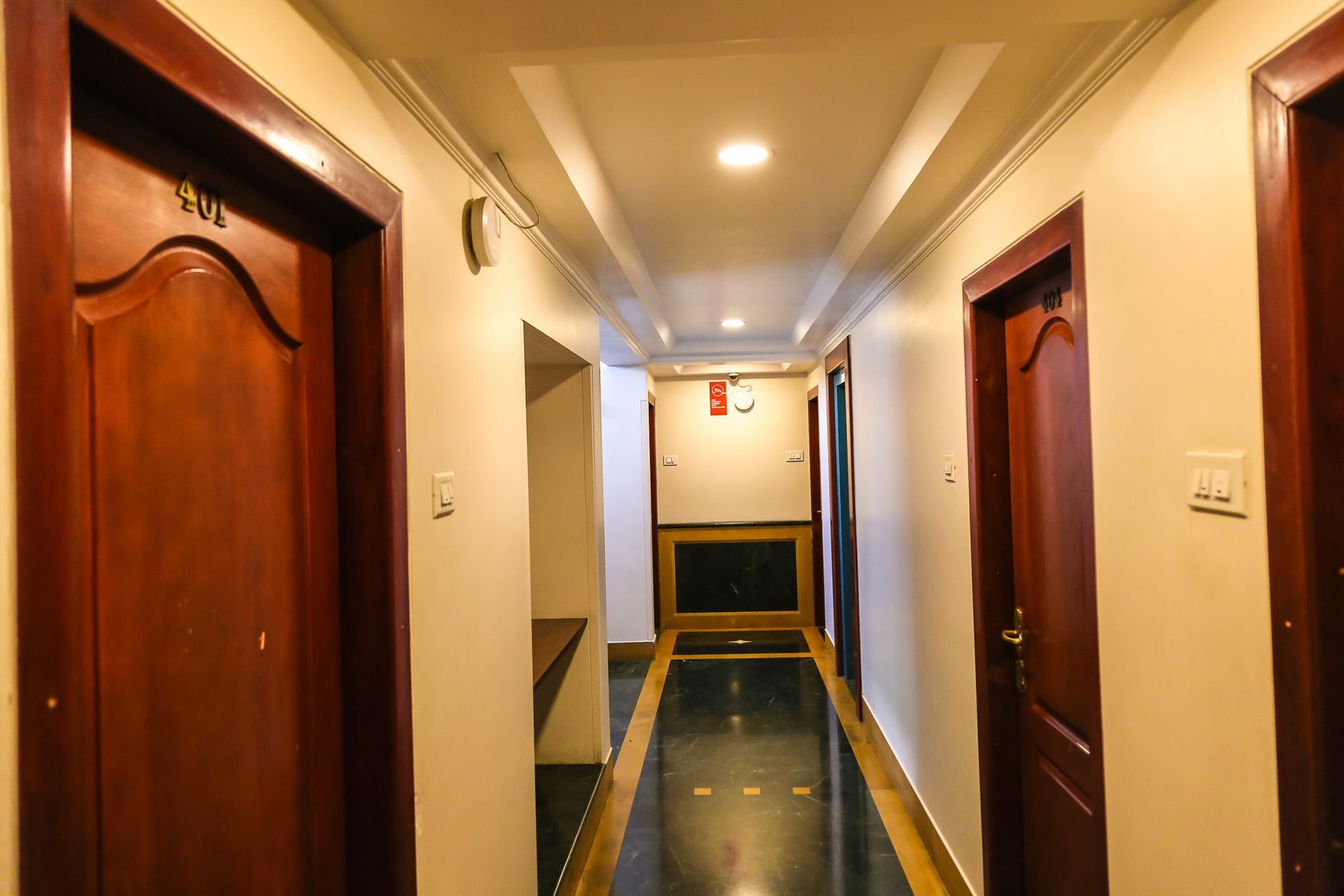 Hotel Lotus Пуне Екстер'єр фото